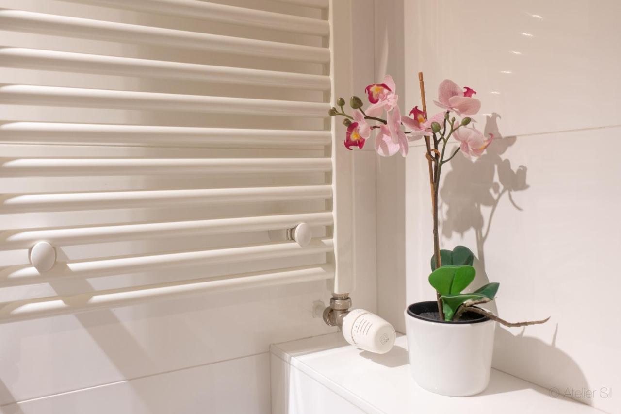 Oneluxstay Antwerp City Centre Екстер'єр фото