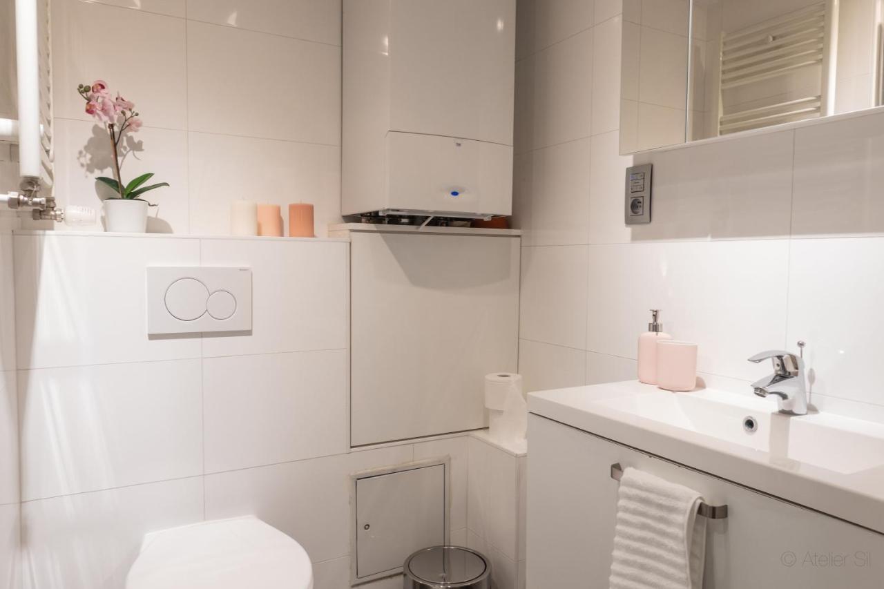 Oneluxstay Antwerp City Centre Екстер'єр фото